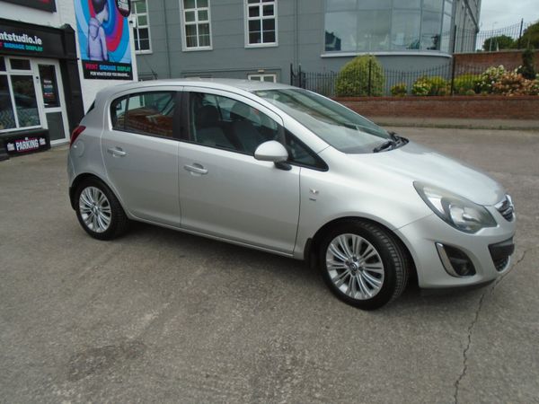 Opel Corsa Hatchback, Petrol, 2014, Silver