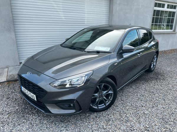 Ford Focus Hatchback, Diesel, 2020, Grey