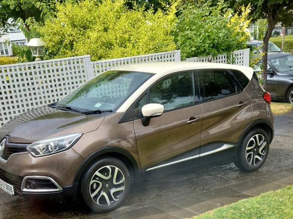 Renault Captur Hatchback, Petrol, 2015, Brown