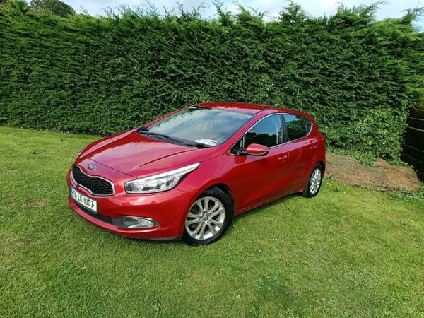 Kia Ceed Hatchback, Diesel, 2013, Red