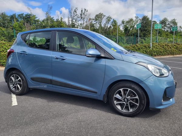 Hyundai i10 Hatchback, Petrol, 2017, Blue