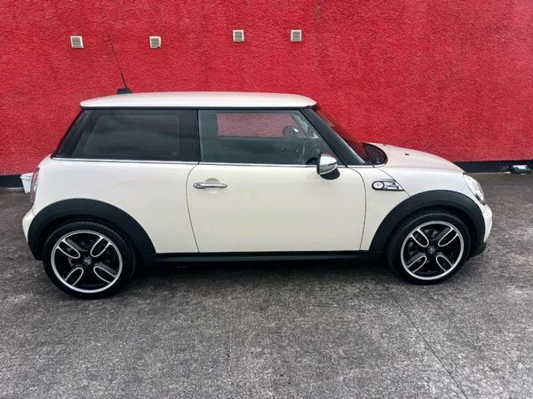 Mini One Hatchback, Diesel, 2011, White