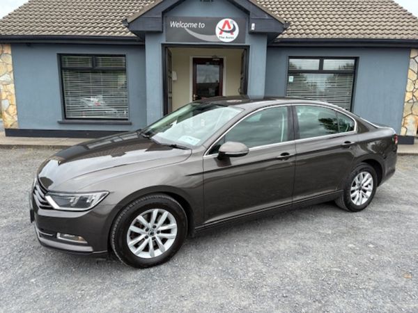 Volkswagen Passat Saloon, Diesel, 2015, Brown