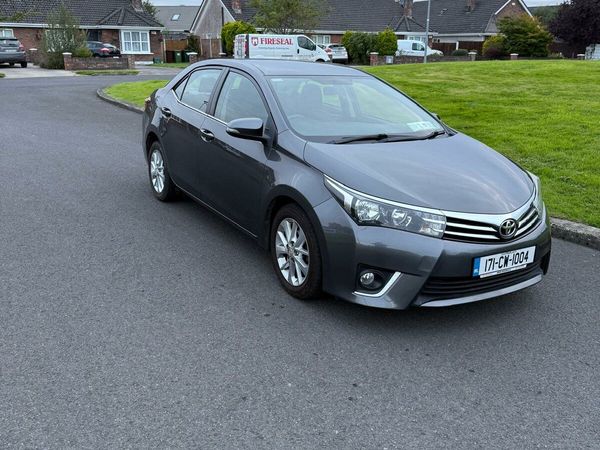 Toyota Corolla Saloon, Diesel, 2017, Grey