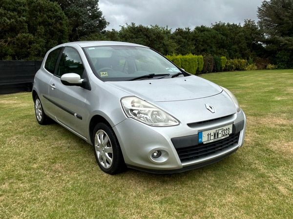 Renault Clio Hatchback, Diesel, 2011, Silver