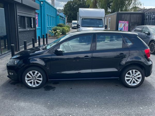 Volkswagen Polo Hatchback, Petrol, 2013, Black