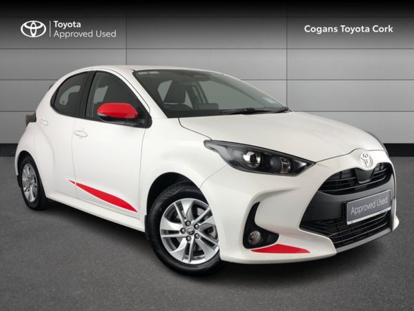 Toyota Yaris Hatchback, Petrol Hybrid, 2024, White