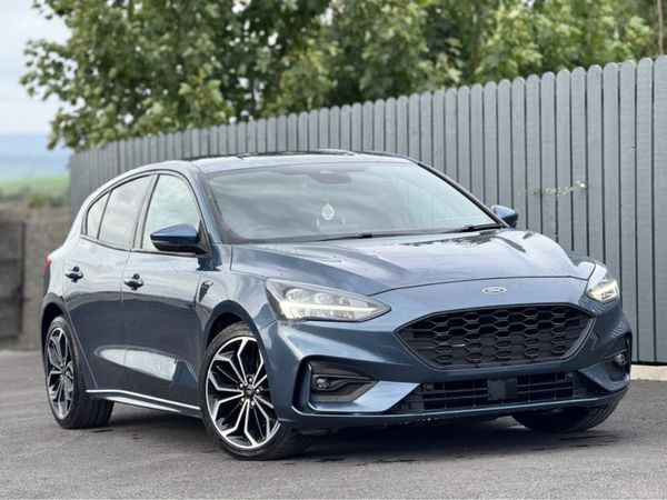 Ford Focus Hatchback, Diesel, 2022, Blue