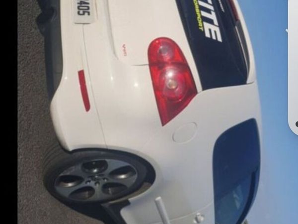 Volkswagen Golf Hatchback, Petrol, 2008, White