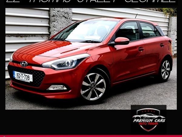 Hyundai i20 Hatchback, Petrol, 2015, Red