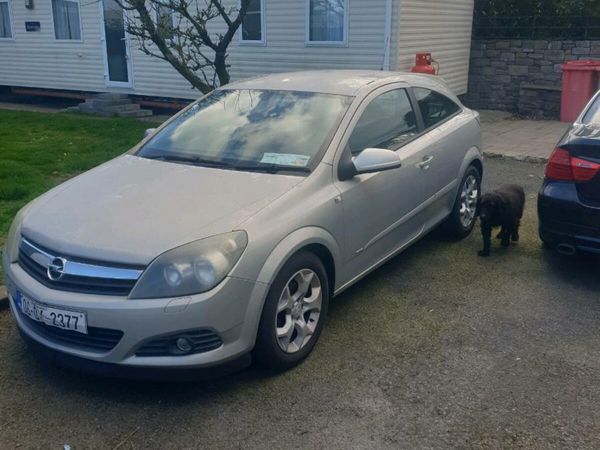 Opel Astra Hatchback, Petrol, 2006, Yellow
