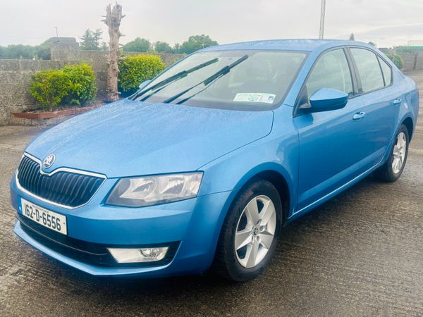 Skoda Octavia Saloon, Diesel, 2016, Blue