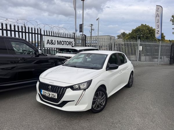 Peugeot 208 Hatchback, Petrol, 2022, White