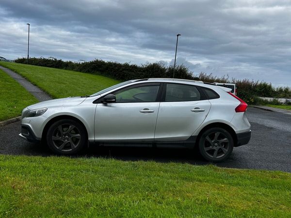 Volvo V40 Hatchback, Diesel, 2016, Silver