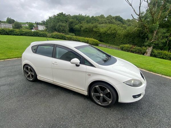 SEAT Leon Hatchback, Diesel, 2011, White