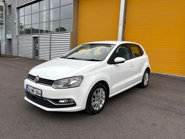 Volkswagen Polo Hatchback, Petrol, 2014, White