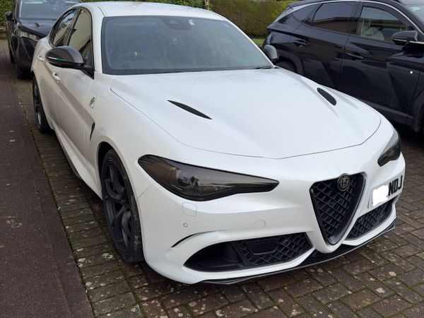Alfa Romeo Giulia Saloon, Petrol, 2017, White