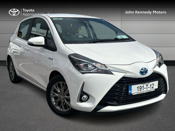Toyota Yaris Hatchback, Petrol Hybrid, 2019, White