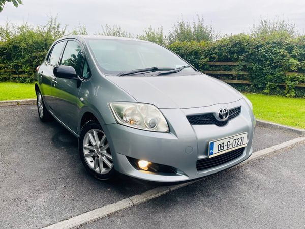 Toyota Auris Hatchback, Petrol, 2009, Silver