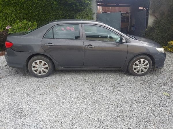 Toyota Corolla Saloon, Diesel, 2010, Grey