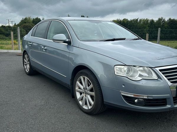 Volkswagen Passat Saloon, Diesel, 2010, Grey