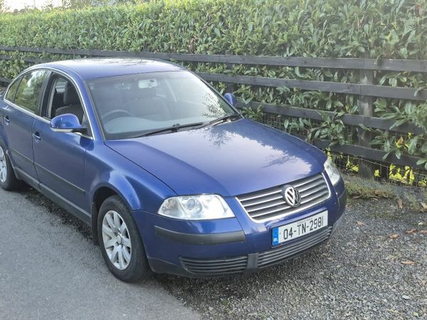 Volkswagen Passat Saloon, Diesel, 2004, Blue