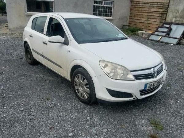 Vauxhall Astra Hatchback, Diesel, 2009, White