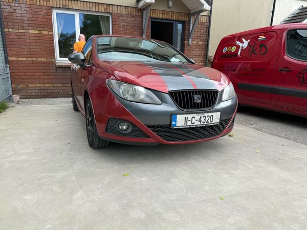 SEAT Ibiza MPV, Petrol, 2011, Red