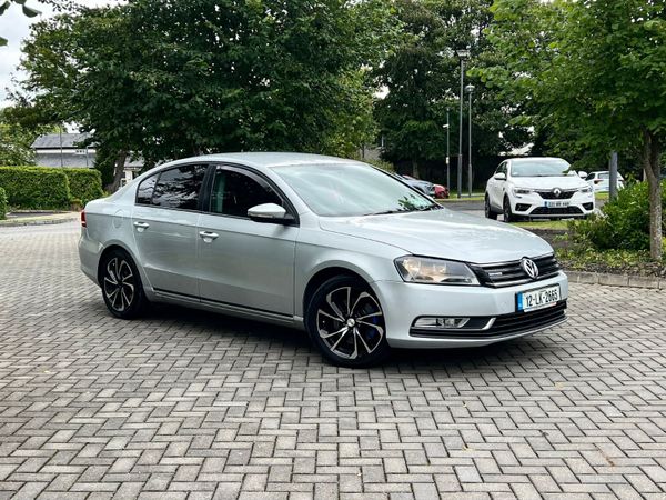 Volkswagen Passat Saloon, Diesel, 2012, Silver