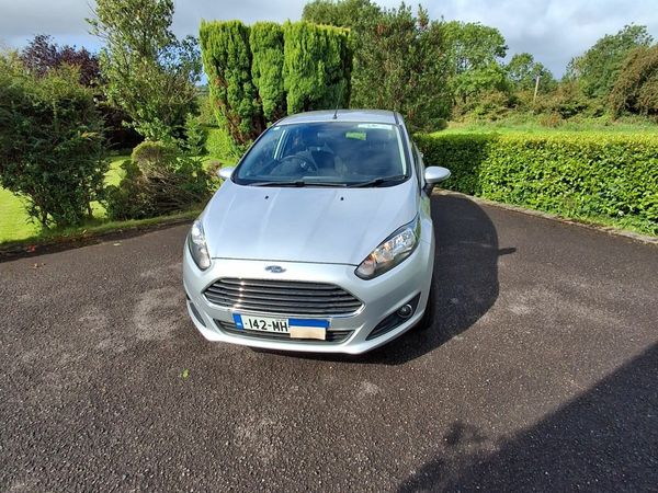 Ford Fiesta Hatchback, Petrol, 2014, Silver