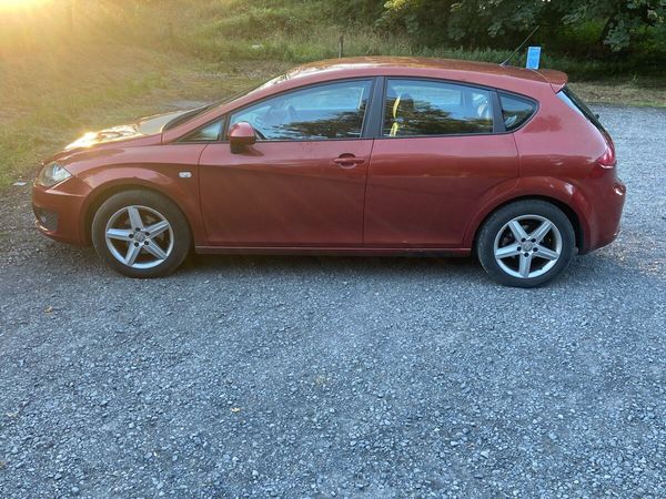 SEAT Leon Hatchback, Diesel, 2010, Red