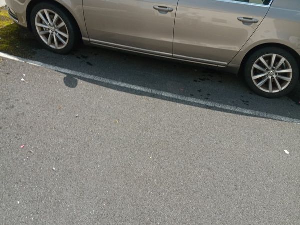 Volkswagen Passat Saloon, Diesel, 2011, Brown