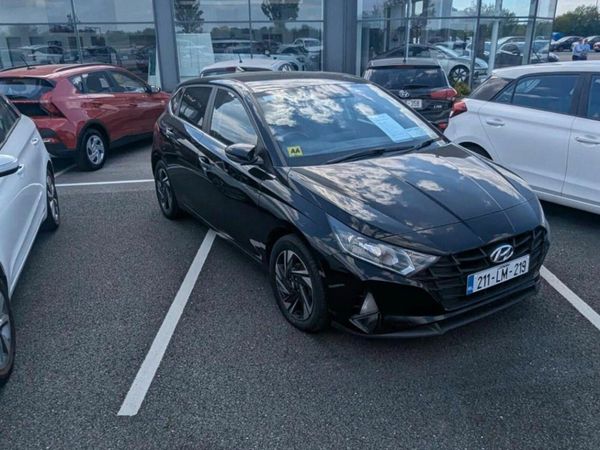 Hyundai i20 Hatchback, Petrol, 2021, Black