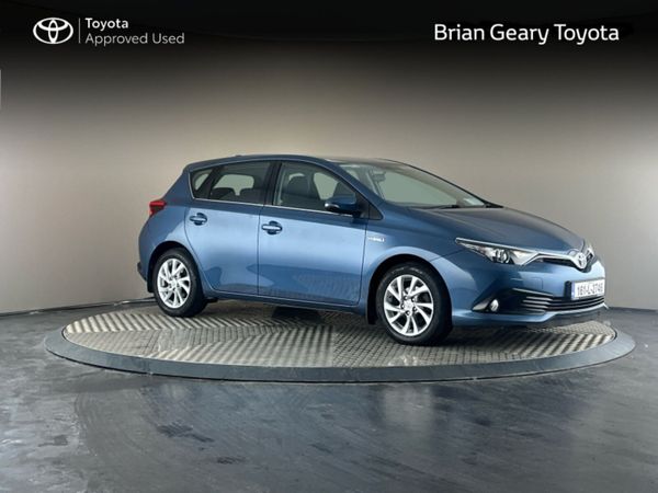 Toyota Auris MPV, Petrol Hybrid, 2016, Blue