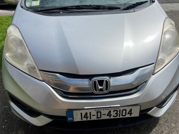 Honda Shuttle Hatchback, Petrol Hybrid, 2014, White