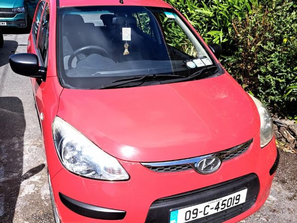 Hyundai i10 Hatchback, Petrol, 2009, Red