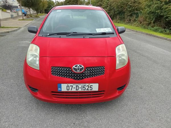 Toyota Yaris Hatchback, Petrol, 2007, Red