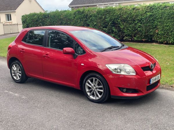 Toyota Auris Hatchback, Diesel, 2009, Red