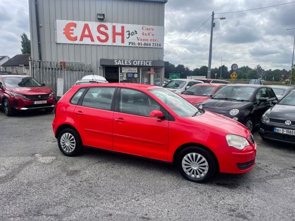 Volkswagen Polo Hatchback, Petrol, 2007, Red