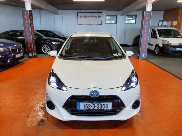 Toyota Aqua Hatchback, Petrol Hybrid, 2016, White