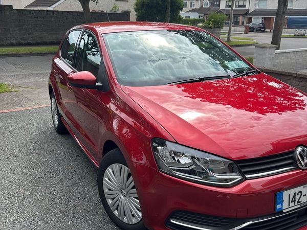 Volkswagen Polo Hatchback, Petrol, 2014, Red