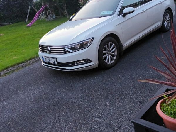Volkswagen Passat Saloon, Diesel, 2016, White