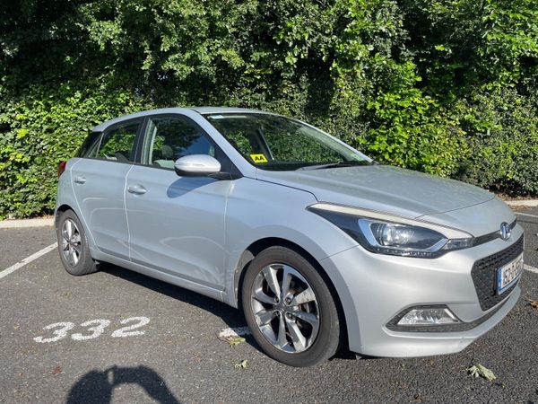 Hyundai i20 Hatchback, Petrol, 2015, Silver