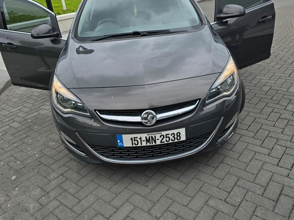 Vauxhall Astra Hatchback, Petrol, 2015, Grey