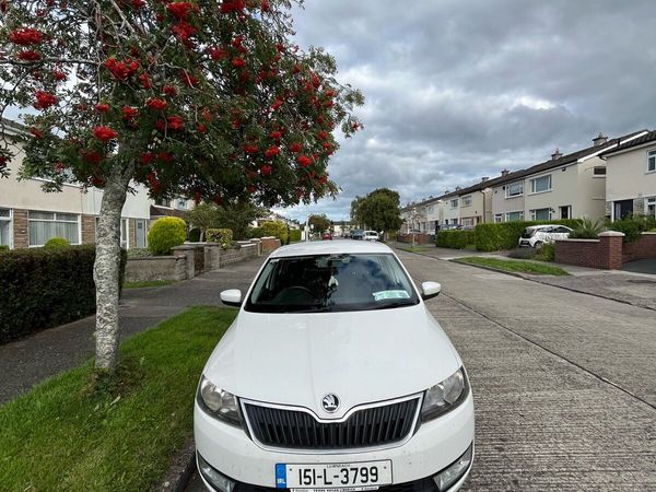 Skoda Rapid Hatchback, Diesel, 2015, White