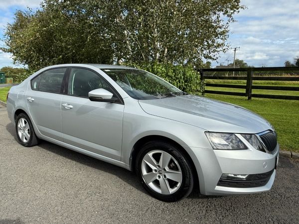 Skoda Octavia Saloon, Diesel, 2017, Grey