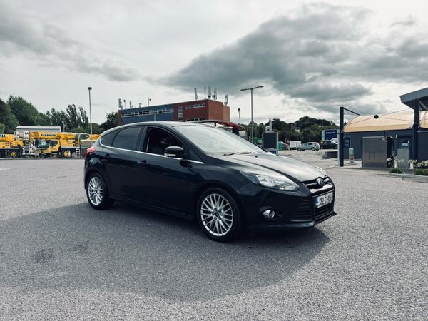 Ford Focus Hatchback, Petrol, 2013, Black