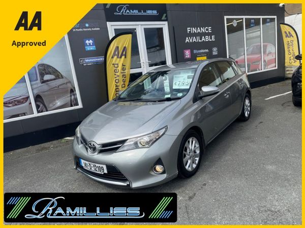 Toyota Auris Hatchback, Diesel, 2014, Grey