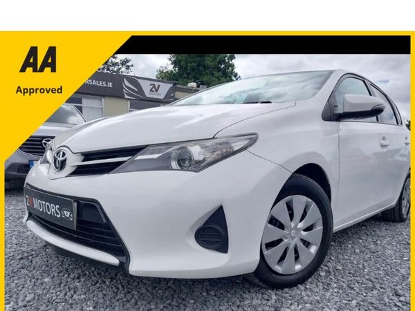 Toyota Auris Hatchback, Diesel, 2014, White