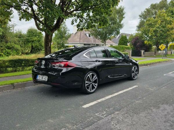 Vauxhall Insignia Hatchback, Diesel, 2017, Black